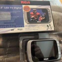 RCA DHT235A 3.5" Mini LED Digital TV Working