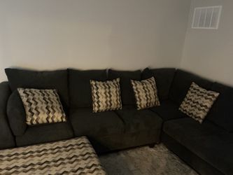 Gray 7 seater sectional in great condition $600 Best Offer cash only pick your self