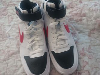 Nike Court borough mid 2 PSV