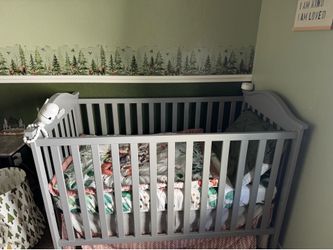 Crib and crib mattress