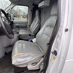 2011 ford econoline e250