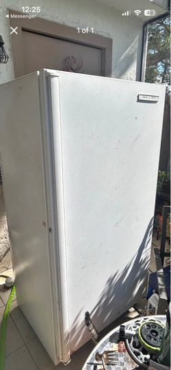 Imperial  Upright 21 Cu.Ft Commercial Reach-In Upright Freezer, 31" ETL NSF white solid single door freezer with lock, energy-efficient, DOE certified