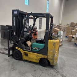 Komat'tu 18 forklift for sell