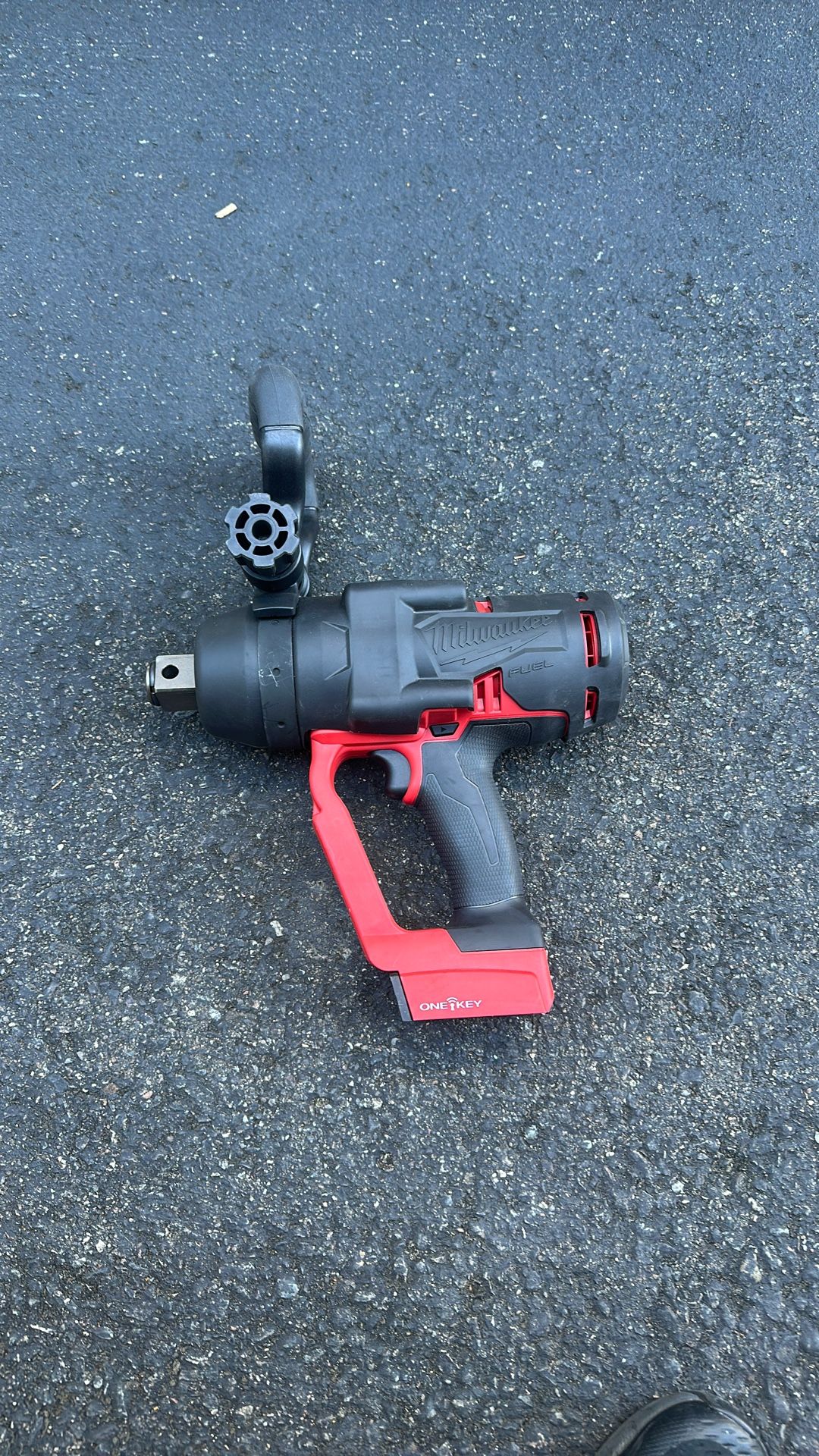 Milwaukee Fuel 1” Square Impact Wrench W/ One Key  With Protector 