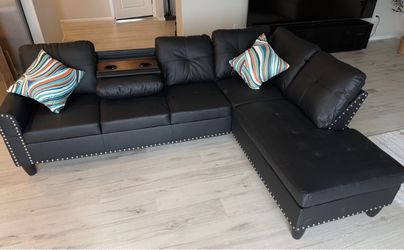 New Beautiful sectional couch