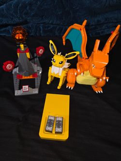 Pokémon Charizard & Jolteon Lego