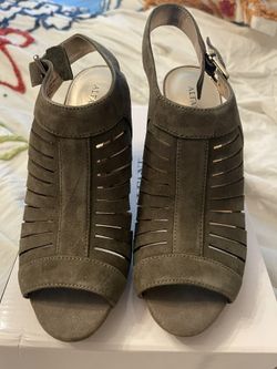 Brand New In The Box Olive Green Heels Size 8