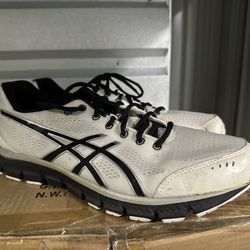 Men’s ASICS Size 10.5 White/black 