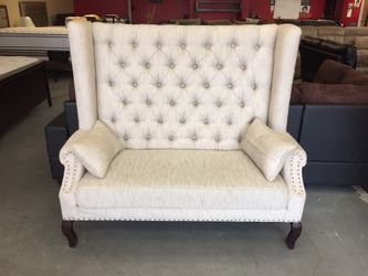 BRAND NEW LOVE SEAT CHAIR