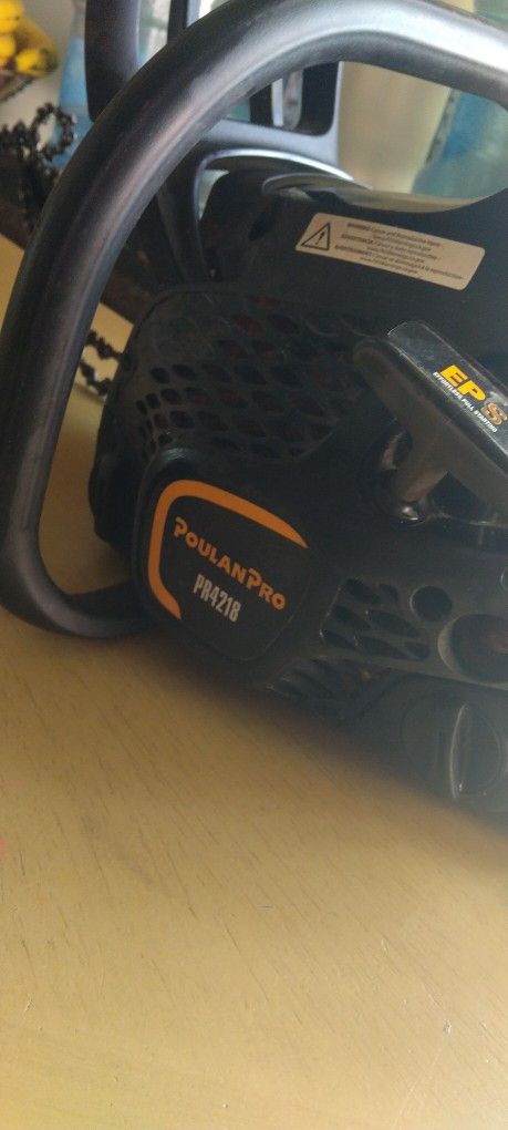 PoulanPro 18inch Chainsaw