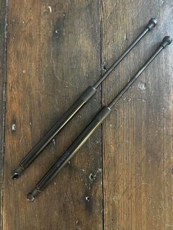 BMW 2006-2012 3 Series Hood Struts - Stabilus