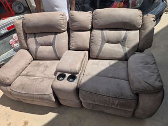 Couch. ××  ssofa