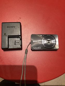 SONY Cyber-shot DSC-W570 16.1MP 5x Optical Zoom Digital Camera with battery and charger