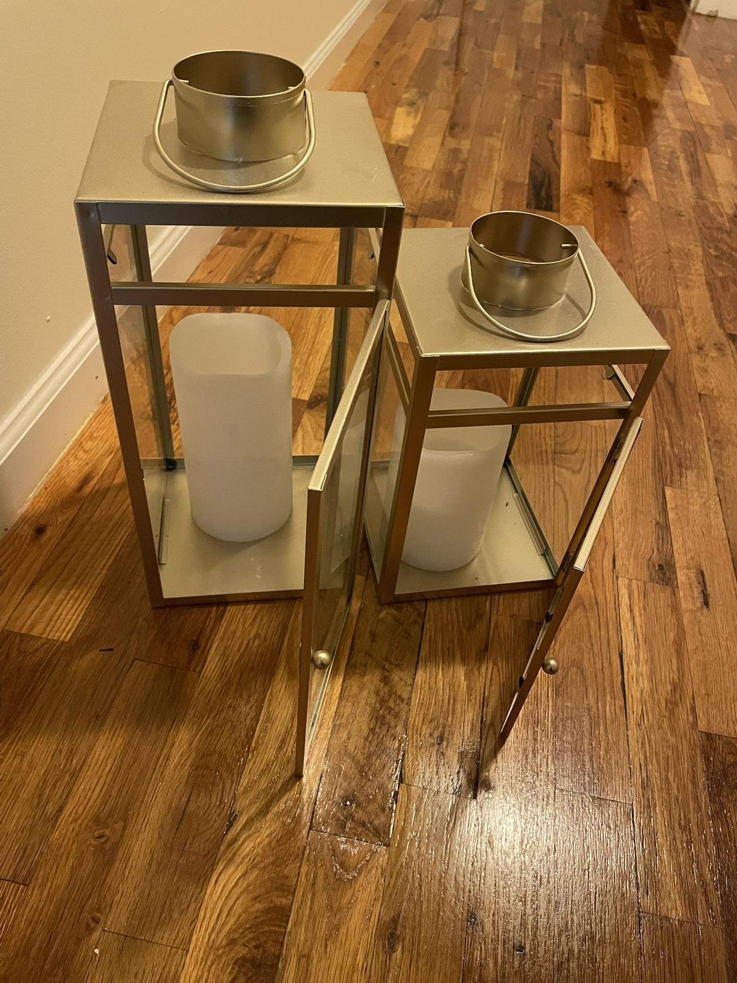 Gold Lanterns