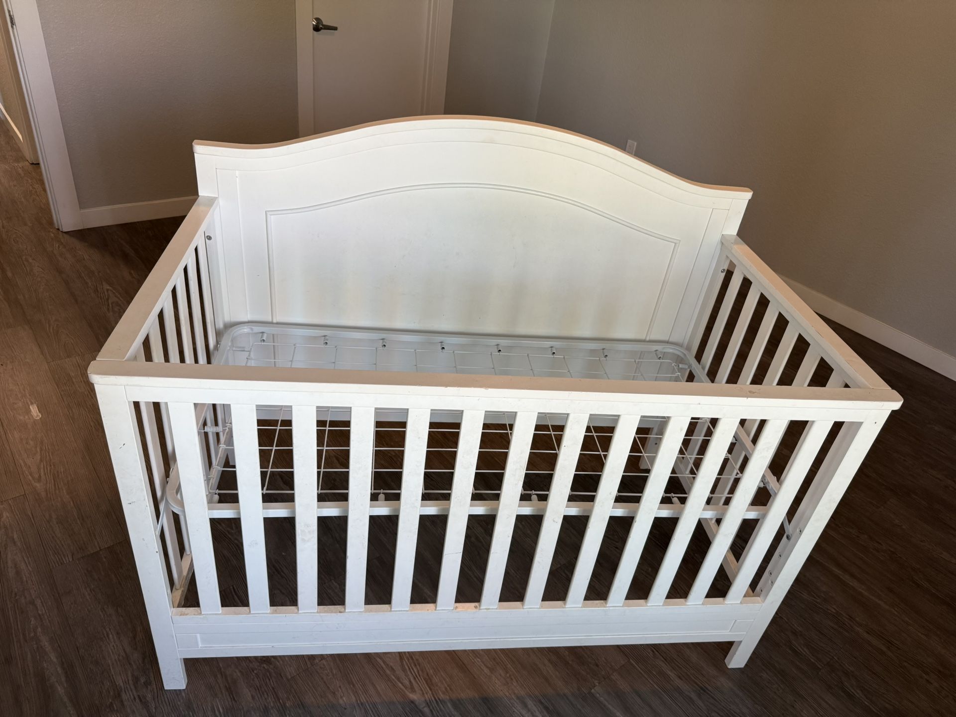 Infant Crib/Bed Frame