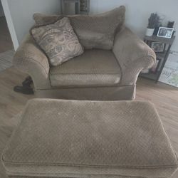 Chair With Ottoman