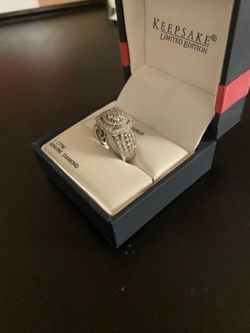 Keepsake ring BEST OFFER (NEED GONE)