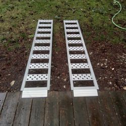 Sturdy Aluminum Set Of 6'Foot, 1250 Lb Capacity Loading Ramps, Great Condition. $80.00.