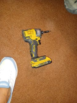 Taladro de impacto dewalt