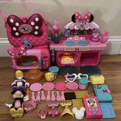 Minnie Mouse Toys Lights Up Talks And Makes Noise 