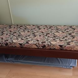 1880s Walnut Expanding Sleigh Bed