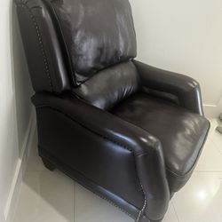 Brown Leather Recliner Chair – Comfortable & Great Condition