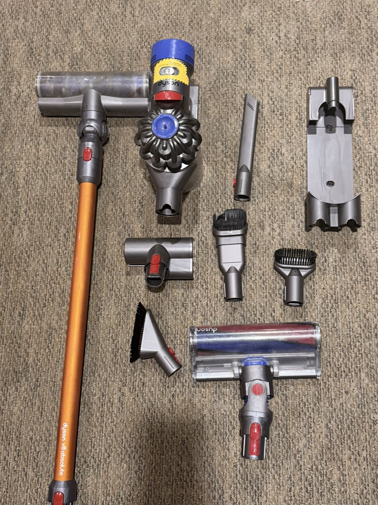 Dyson V8 Absolute Cordless Vacuum (Used, Battery Needs Replacement)