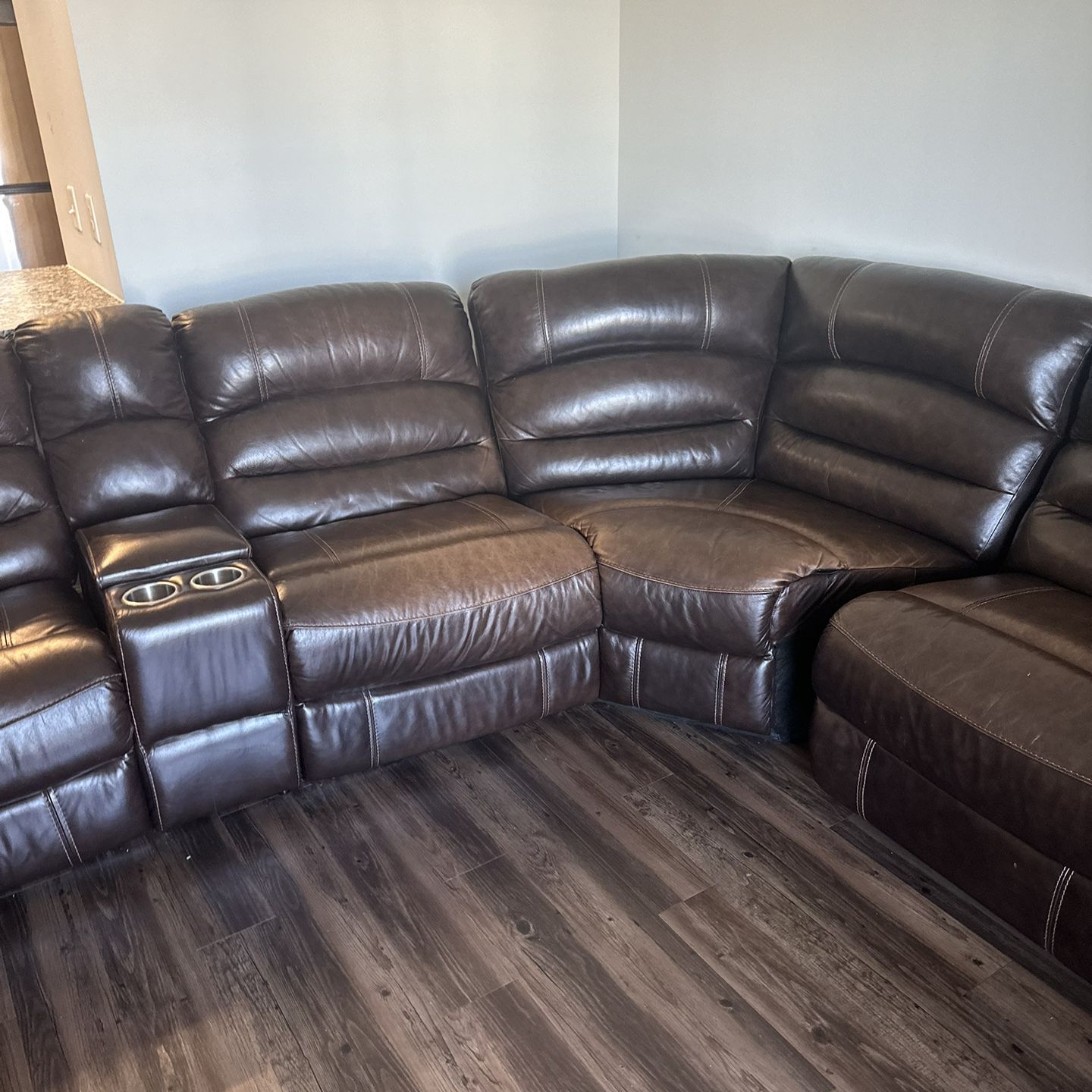 Leather Sectional And Coffee Table 
