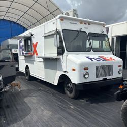 Food Truck For Sale 18 Feet  Year 2010