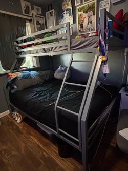 Metal Bunk bed twin over full