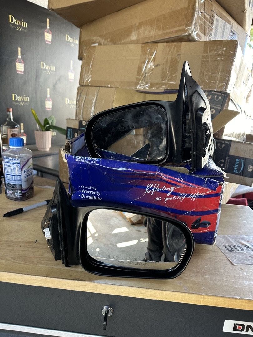 01-05 Honda Civic powered black mirrors