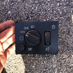 99-2006 Chevy Silverado , Tahoe , GMCs Headlights Switch 