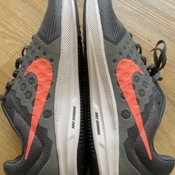 Woman’s Nike Running Shoes 