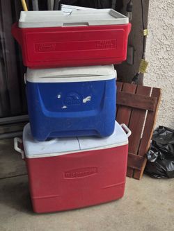Lot of 3 Coolers – Coleman, Igloo, Rubbermaid
