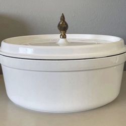 STAUB CAST IRON 5.75 qt, Oval, Coq Au Vin Dutch Oven, Pure-white 