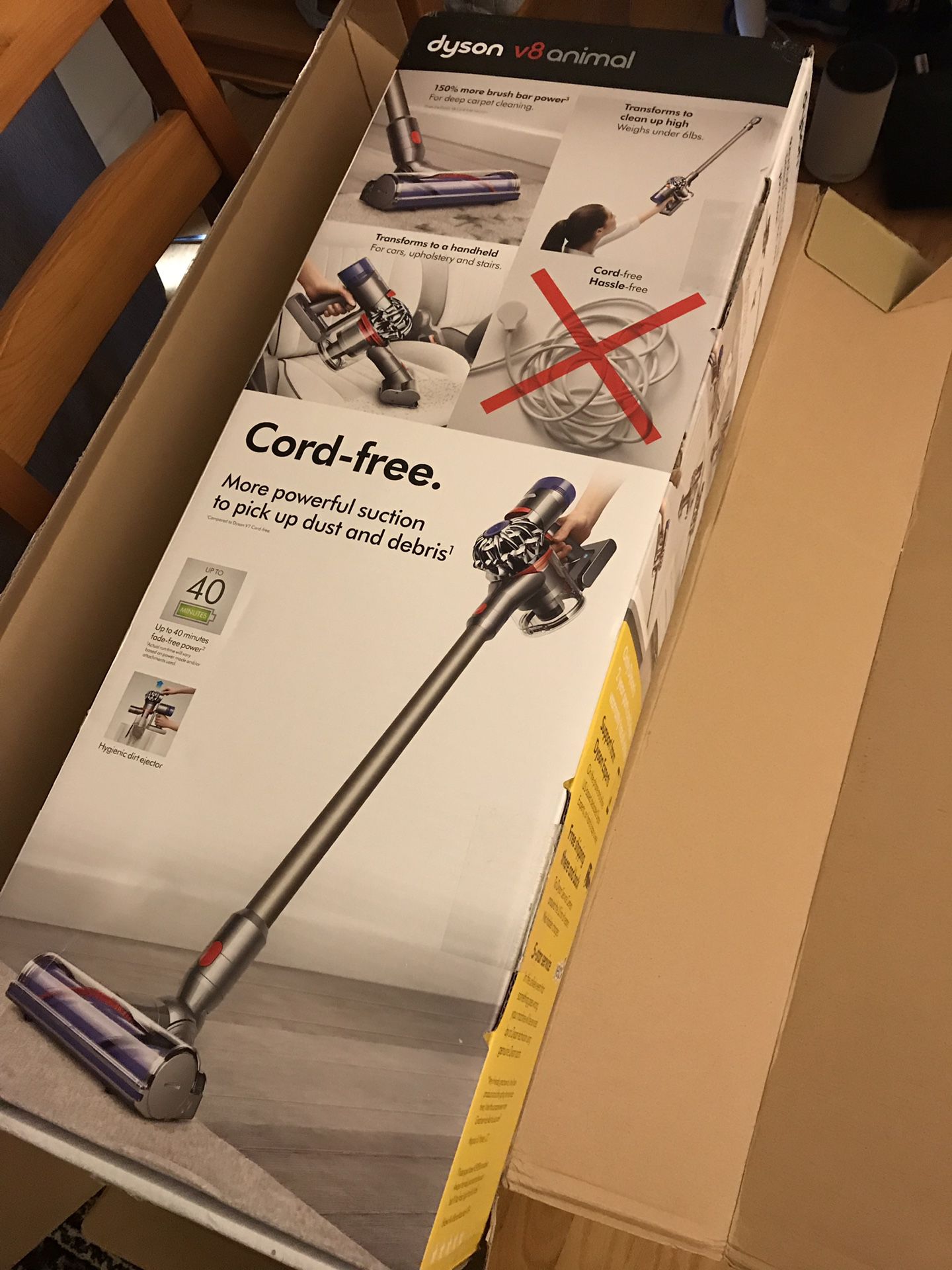 Dyson V8 Cordless Vacuum (New In Box with 2 year warrante)
