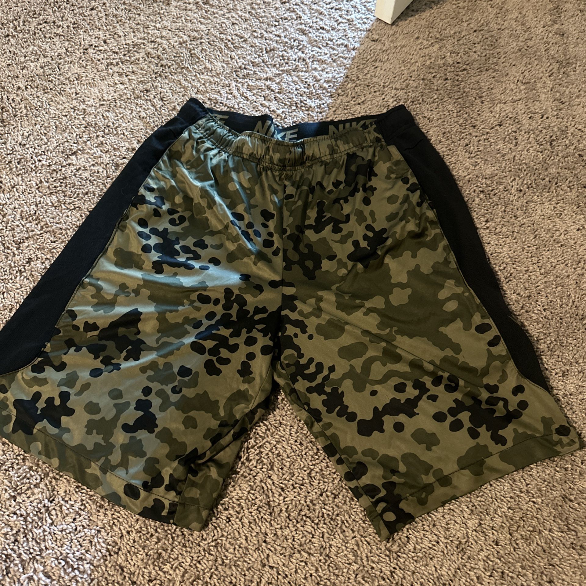 Vintage Camo Nike Shorts Size Large