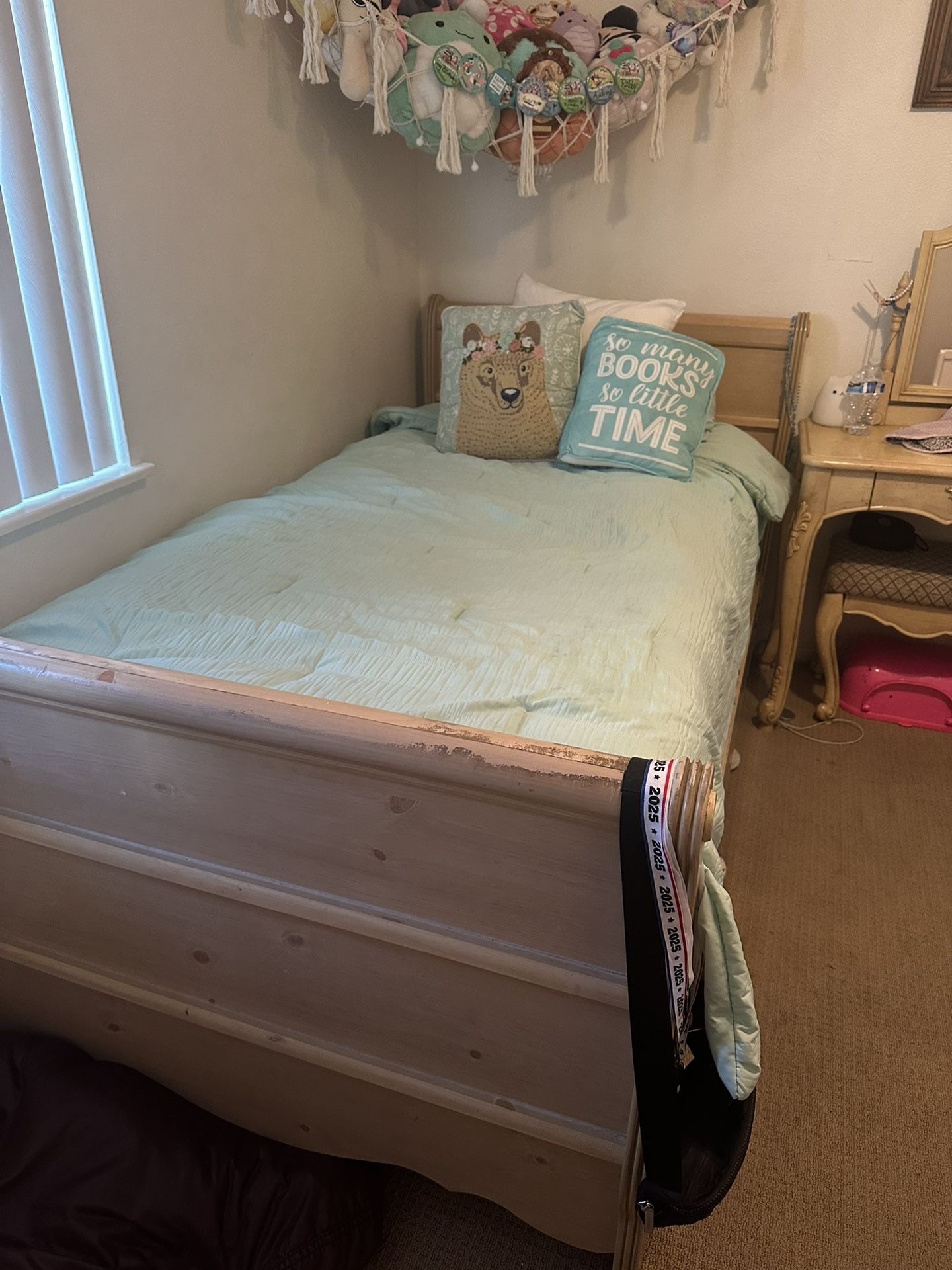 Twin Bed With Matress