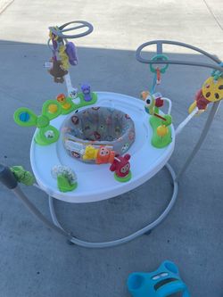 Baby play bouncer
