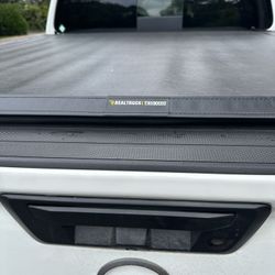 Truxedo Soft Roll-Up Tonneau Cover - Nissan Frontier '22+ (59.5") - $125