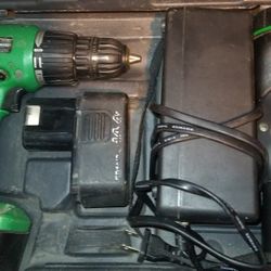 14v Toshiba Cordless Drill W/ Battery, Charger, Flashlight And Carrying Case 