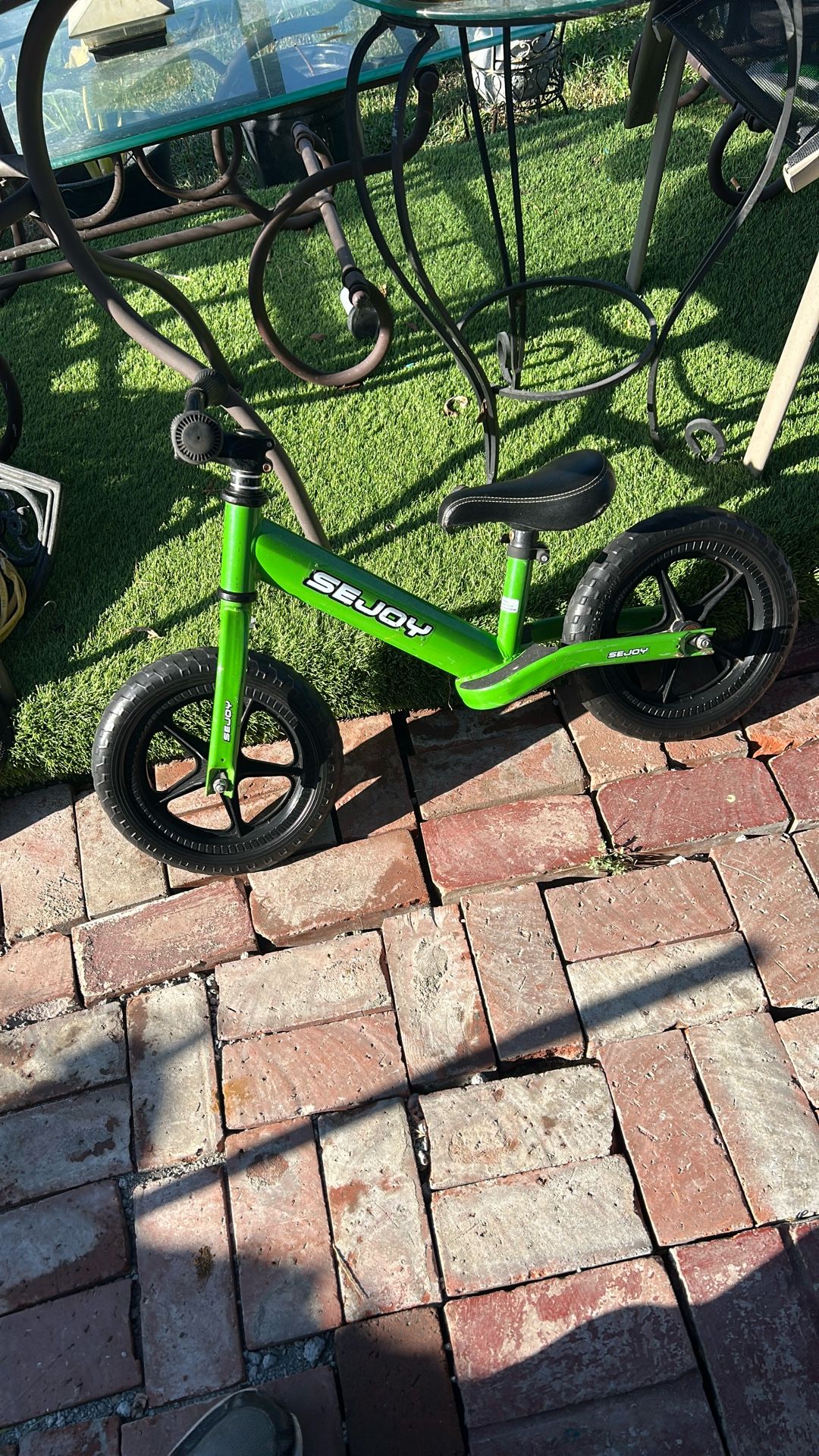 12 Inch Kids Trainer. Balance Bike 35$ Firm 