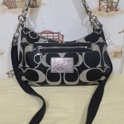 COACH WOMEN'S  POPPY SIGNATURE  BLACK AND GRAY AUTHENTIC PURSE.