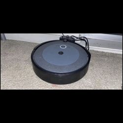 iRobot Roomba i4 (3150) Robot Vacuum