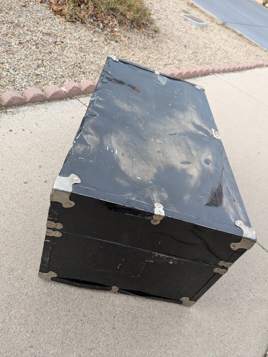 Seward Vacationer Luggage Antique Trunk