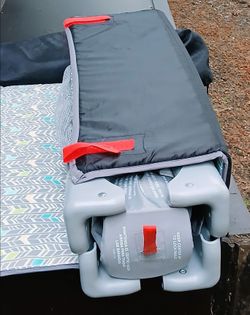 Portable pack n play with travel bag