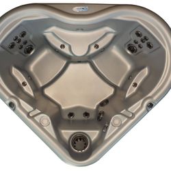 D’Amour Nordic Hot Tub 