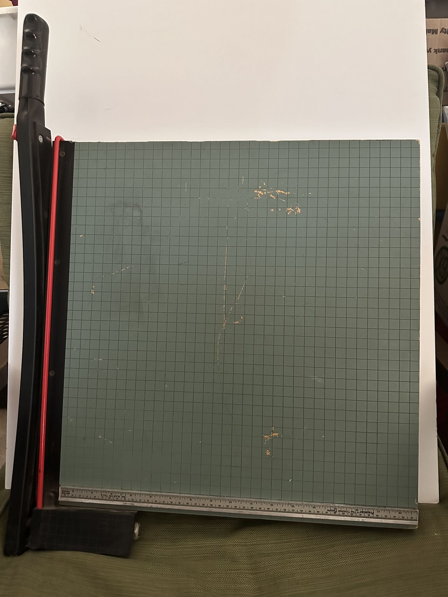 20” Paper Cutting Board