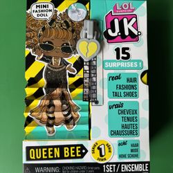 NEW- LOL Surprise JK QUEEN BEE Mini Fashion Doll 15 Surprises