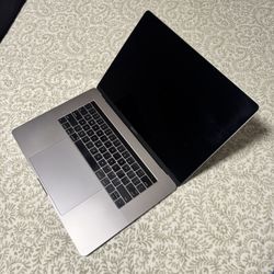 2016 15-in Touch Bar MacBook Pro